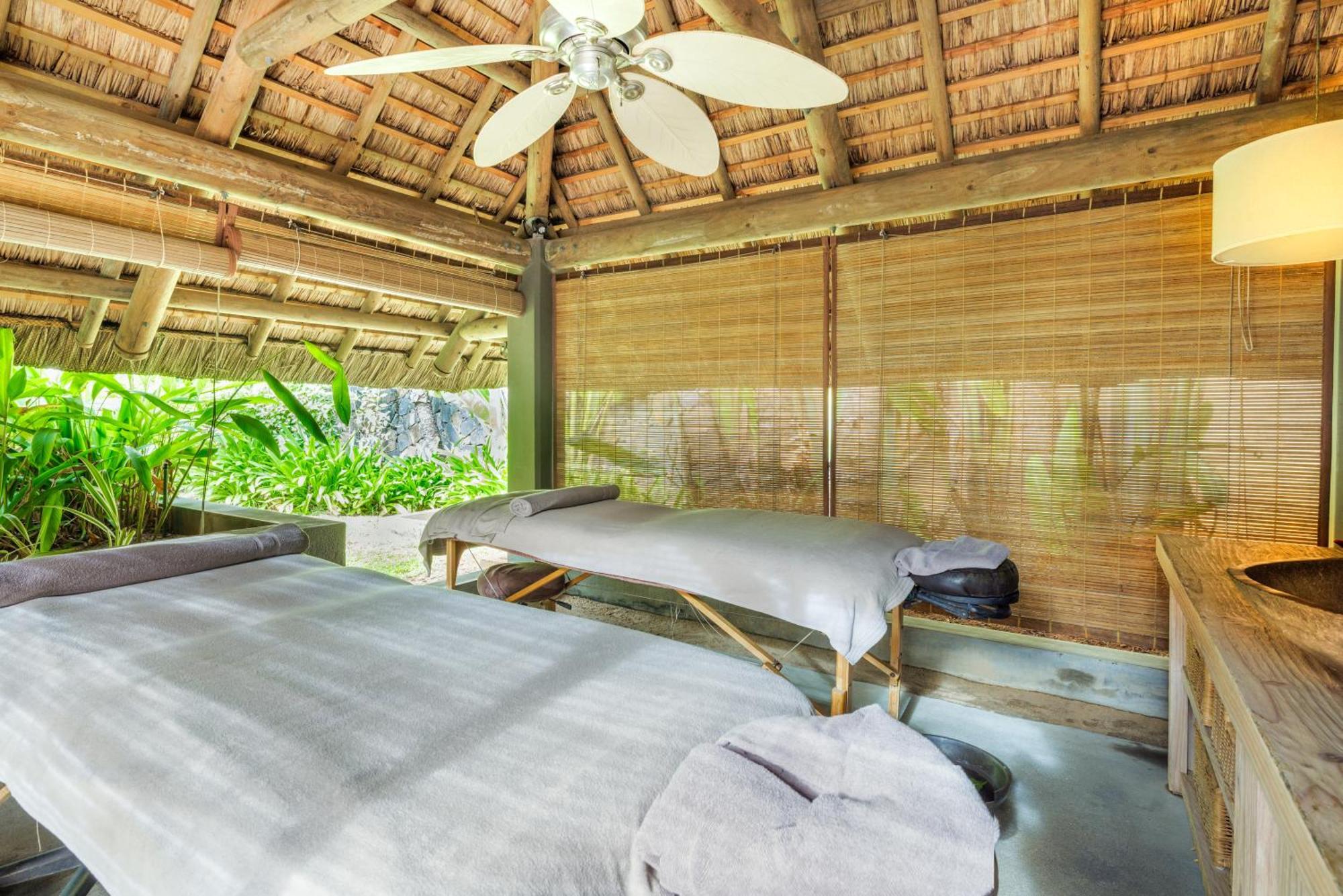 Zilwa Attitude Hotel Grand Gaube Bagian luar foto