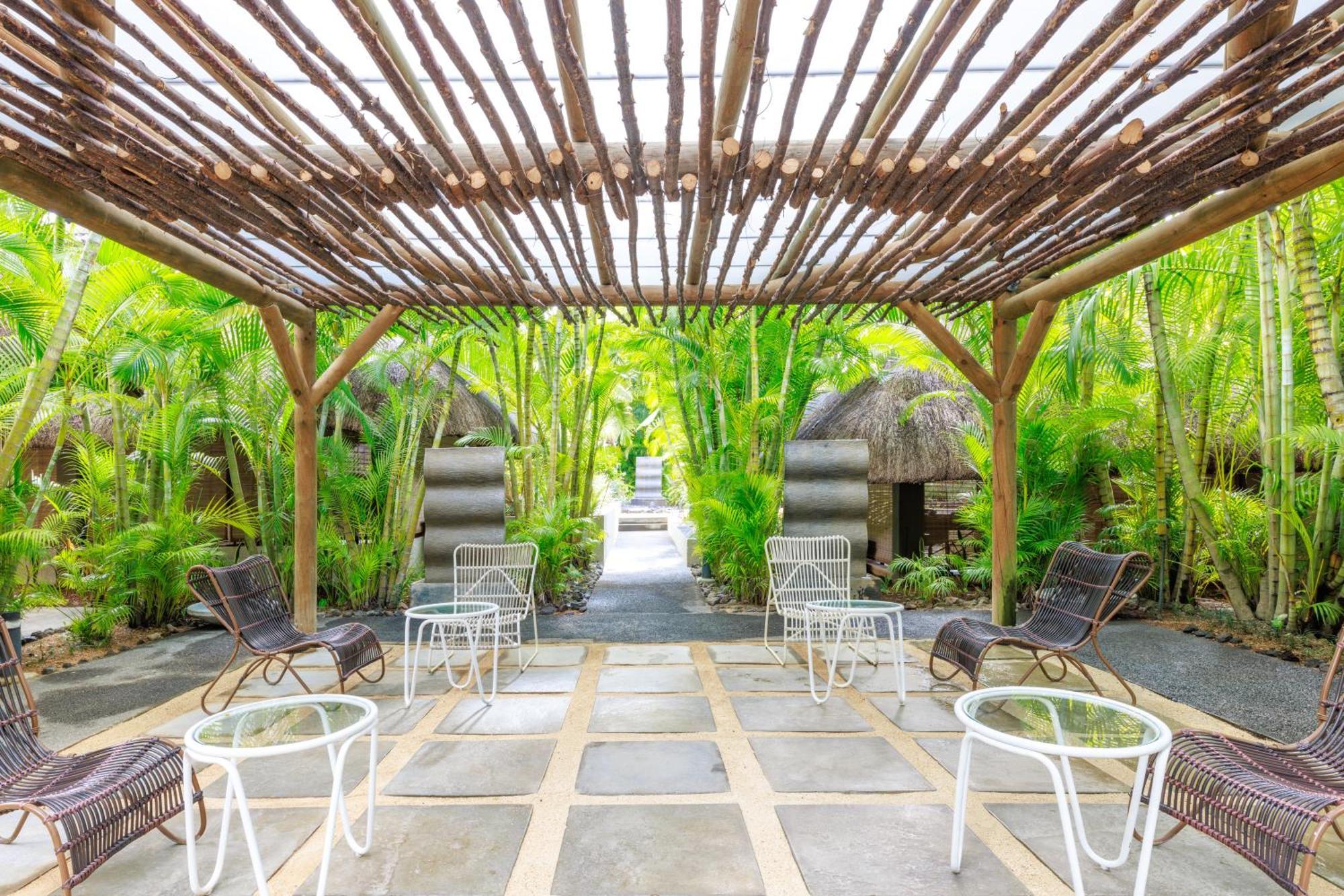 Zilwa Attitude Hotel Grand Gaube Bagian luar foto
